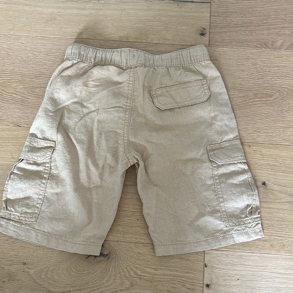 Boys H&M linen blend tan cargo shorts. New with tags! - Picture 2 of 2